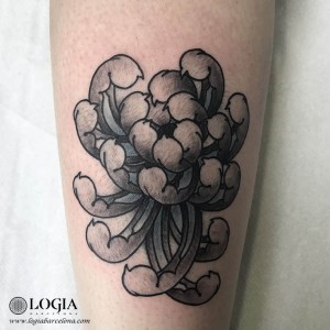 tatuaje-flor-logia-barcelona-Laia  